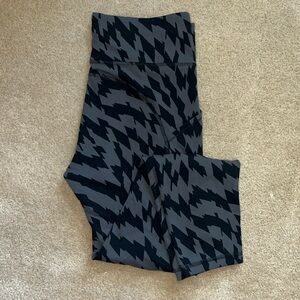 LULULEMON LEGGINGS size 8